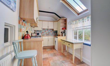 2 Bed in Beaminster 4