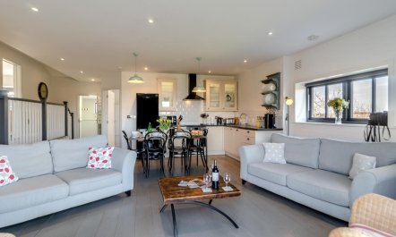 3 Bed in Shingle Street, nr Woodbridge,