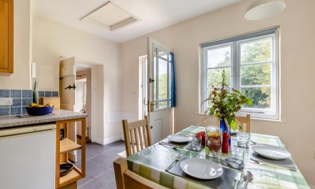 3 Bed in Horns Cross 7