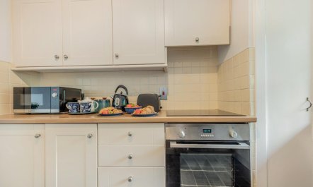 2 Bed in Tenby 3