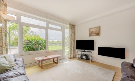 2 Bed in Tenby 6