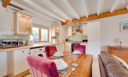 2 Bed in Woodbridge 4