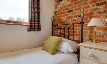 2 Bed in Woodbridge 7