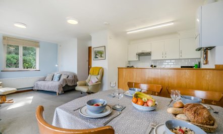 2 Bed in Looe 3
