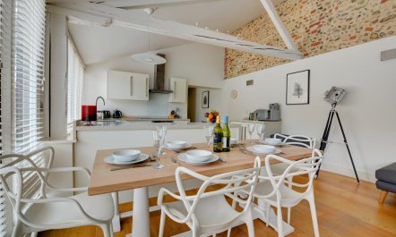 6 Bed in Holt 7