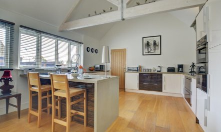 6 Bed in Holt 1