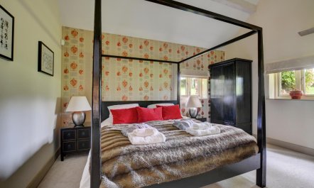6 Bed in Holt 4