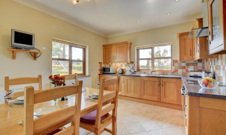 2 Bed in Aberystwyth 7