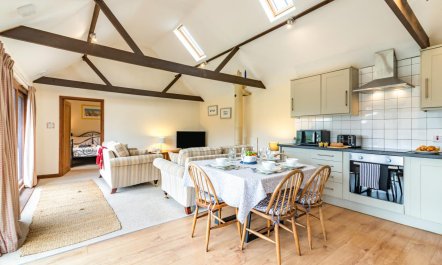 2 Bed in Beckley 1