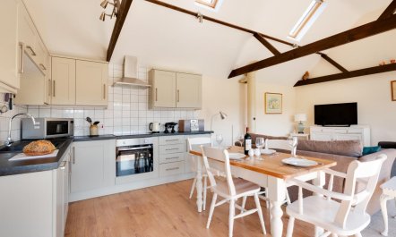 2 Bed in Beckley 1