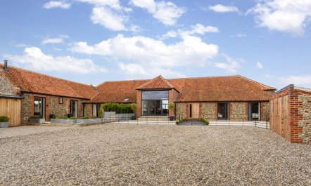 4 Bed in Field Dalling 8