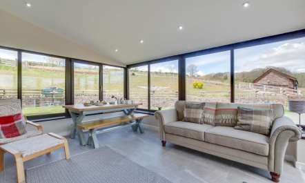 3 Bed in Brecon 1