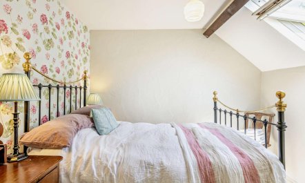 2 Bed in Pwllheli 3