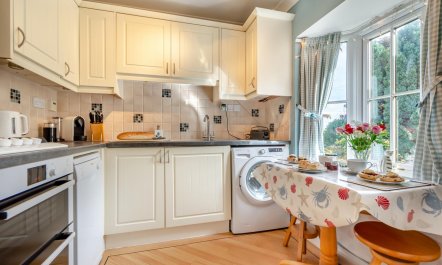 2 Bed in Padstow 3