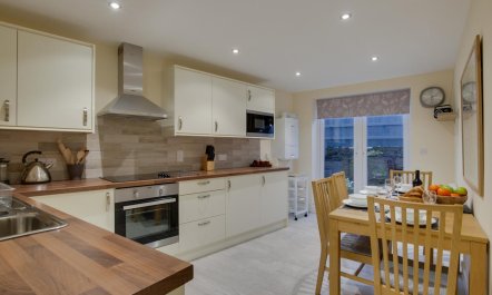 2 Bed in Clwt-y-Bont 2