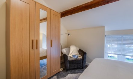 2 Bed in Clwt-y-Bont 8