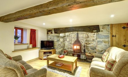 3 Bed in Barmouth 2