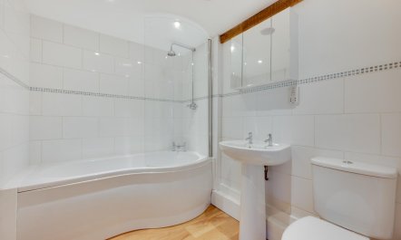 1 Bed in Broad Oak 7