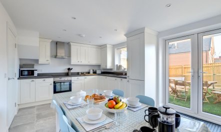 2 Bed in Swanage 2