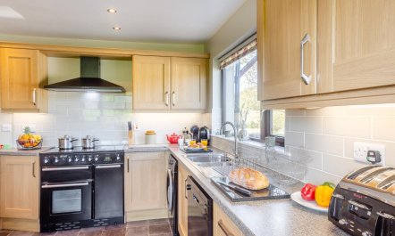 4 Bed in Porthmadog 1