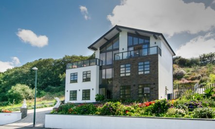 5 Bed in Tresaith
