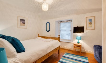 2 Bed in St Ives 9