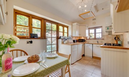 2 Bed in Swanage 4