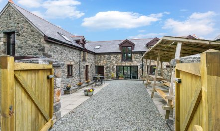 4 Bed in Bodorgan