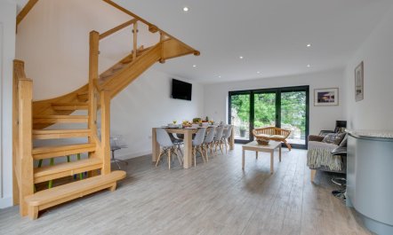 4 Bed in Bodorgan 1
