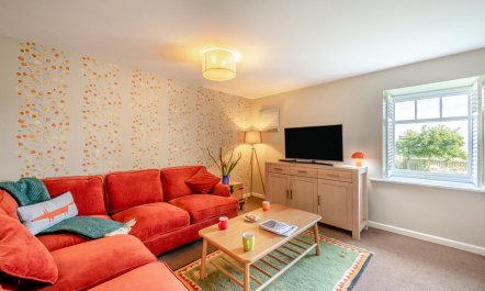 3 Bed in Warren Mill