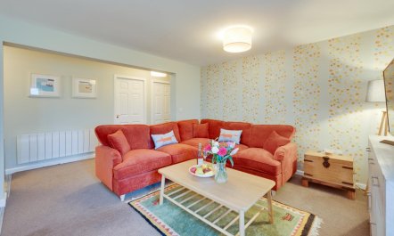 3 Bed in Warren Mill 2