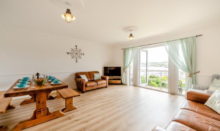 4 Bed in Torquay 6