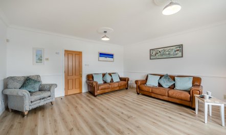 4 Bed in Torquay 3