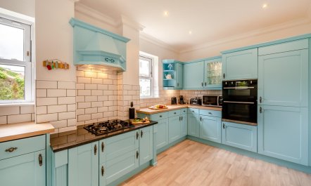 4 Bed in Torquay 9