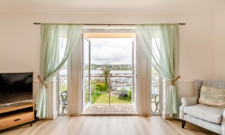4 Bed in Torquay 2