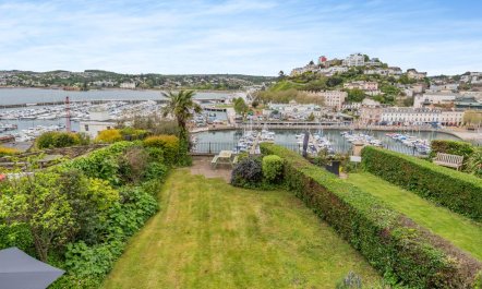 4 Bed in Torquay