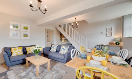 4 Bed in Bainbridge 2