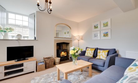 4 Bed in Bainbridge 1