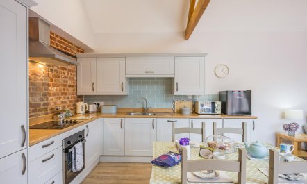 2 Bed in Surlingham 2