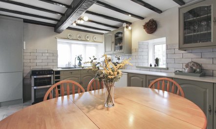 2 Bed in Castleton 4