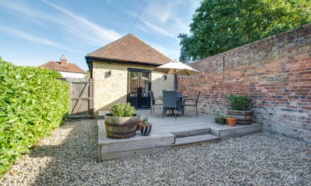 1 Bed in Hernhill 6