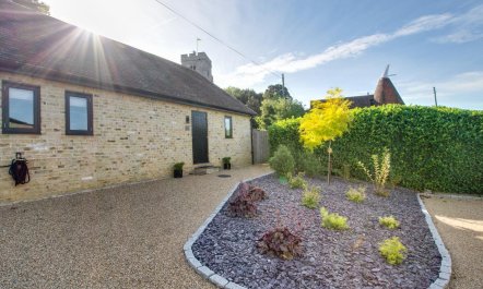 1 Bed in Hernhill 7