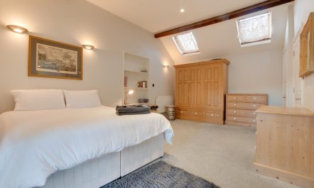 4 Bed in Darley Bridge 8