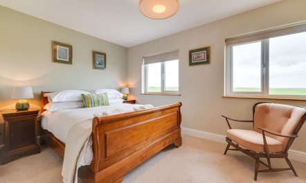 3 Bed in Newton-by-the-Sea 4