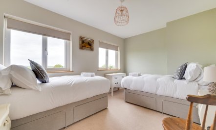 3 Bed in Newton-by-the-Sea 6