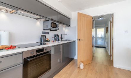 1 Bed in Saundersfoot 9