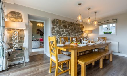 6 Bed in Montgomery 5