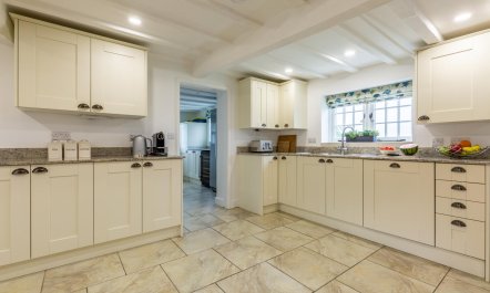 6 Bed in Montgomery 9