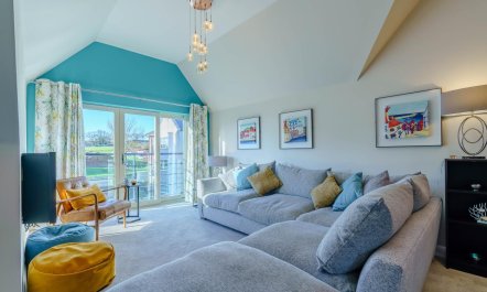 2 Bed in Whitby 7