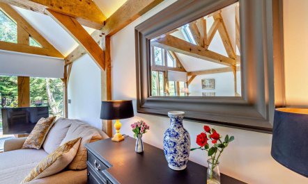 2 Bed in Woodmancote 6